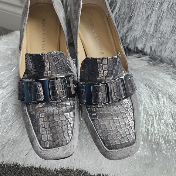 Barely worn Donald Pliner grey two tone with buckle/alligator style chunky heel - Picture 6 of 16